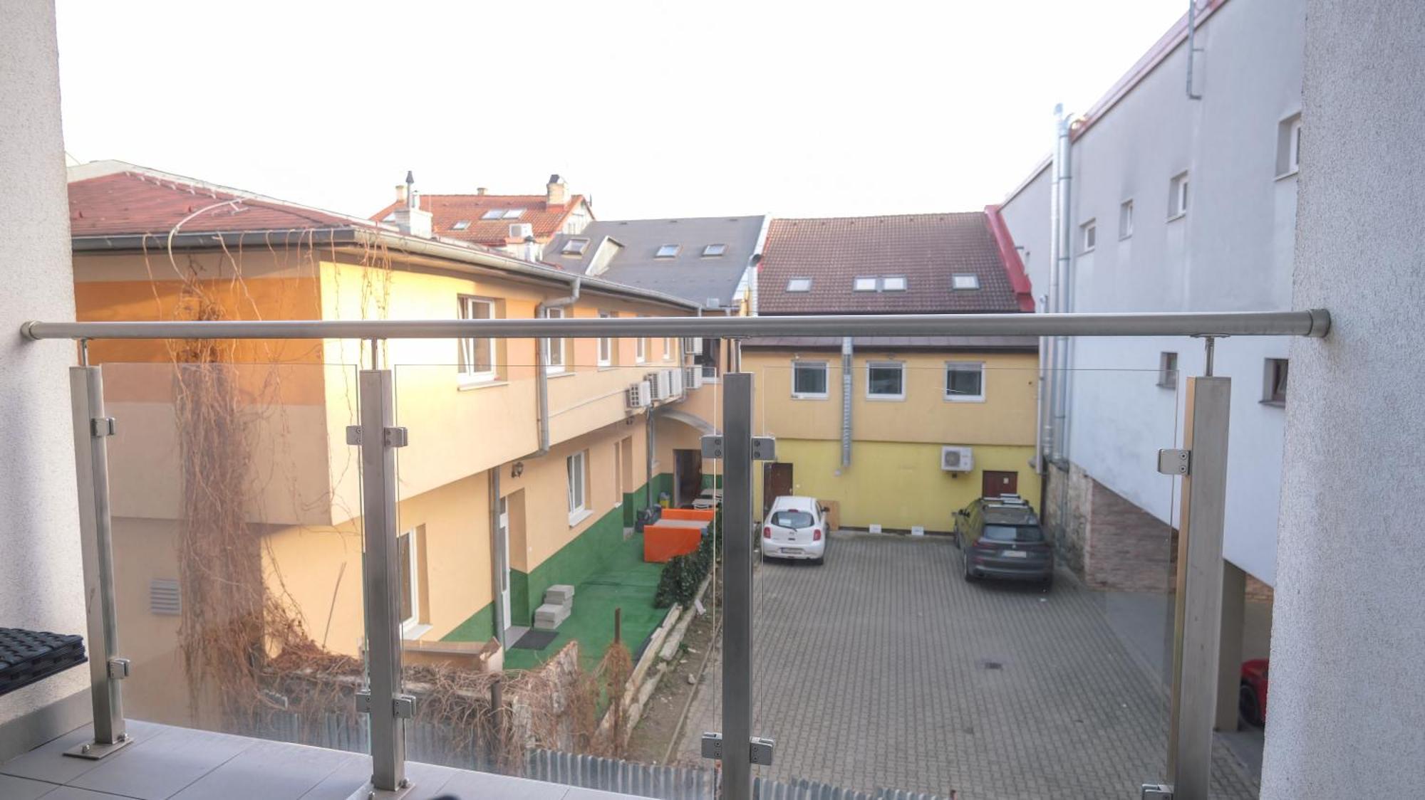 Premium City Centre Bedrooms Presov Exterior photo