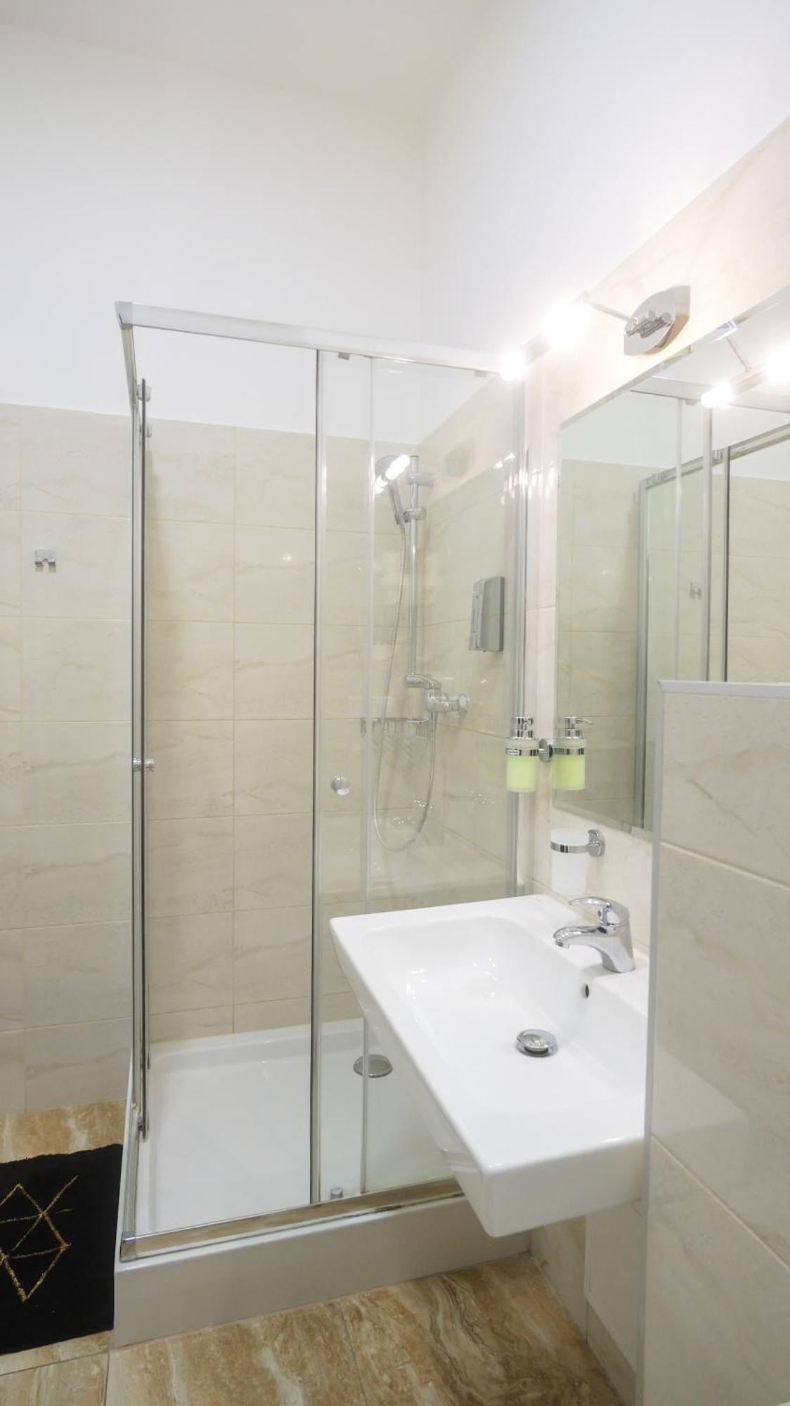 Premium City Centre Bedrooms Presov Exterior photo